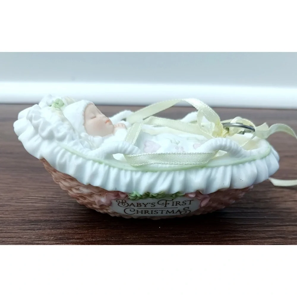 1992 Hallmark Keepsake‎ Ornament BABY'S FIRST CHRISTMAS Swinging Basket